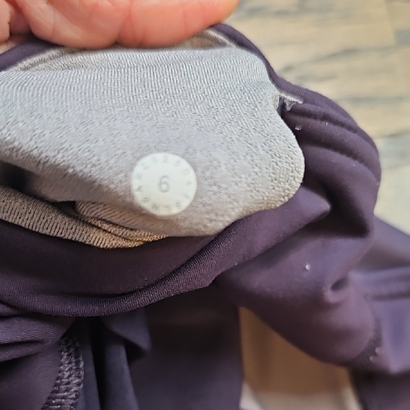 Lululemon Athletica Power Lines Crop Purple Leggings - Picture 4 of 6